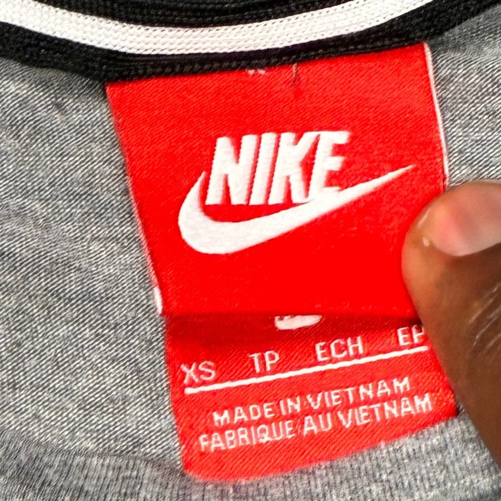 Nike sportswear essential